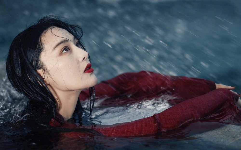 张馨予夏日清凉大片写真