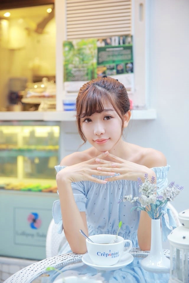 恋恋不忘梦中蓝色小仙女潇潇清纯私房写真