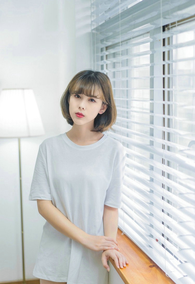 简单纯净绝美美女私房娇嫩白皙靓丽美图