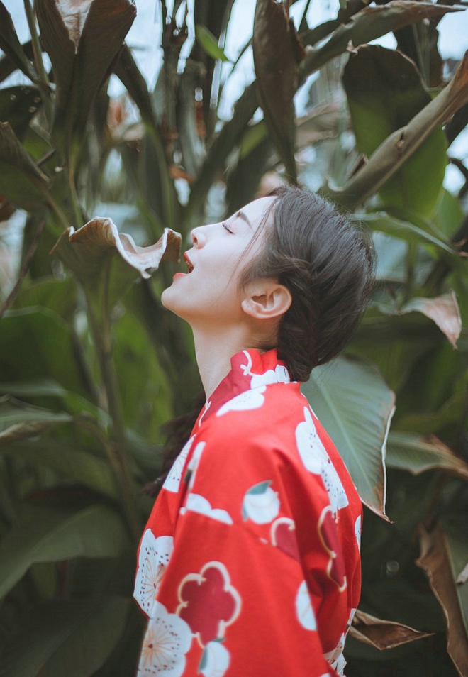 日本和服美女樱桃嘴清新俏皮写真