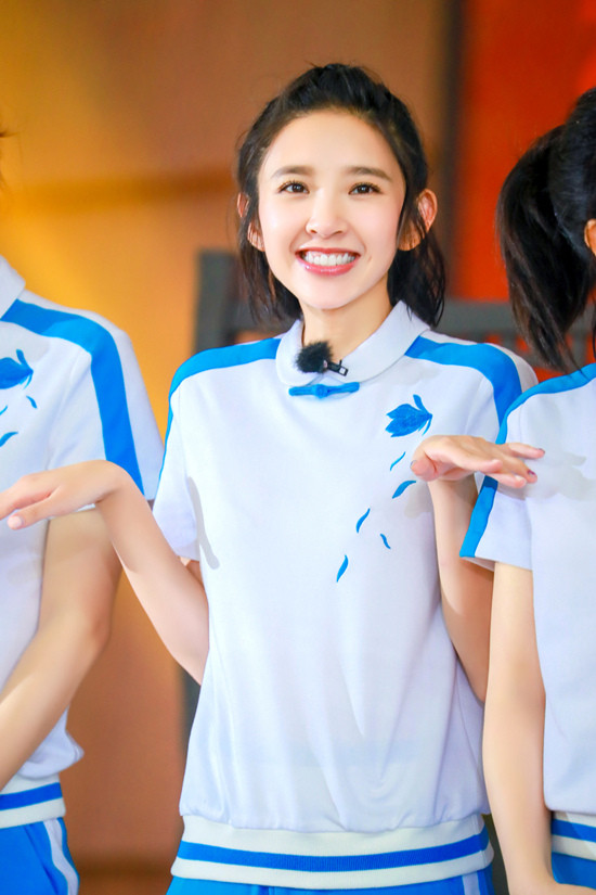 我们来了第二季唐艺昕搞怪路透照