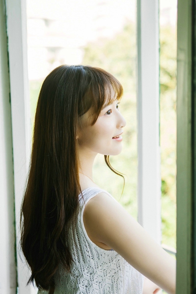 可爱空气刘海白嫩邻家女孩写真集