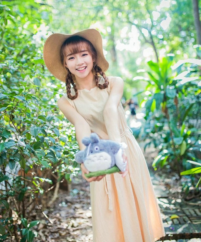 清纯稚嫩美女户外写真