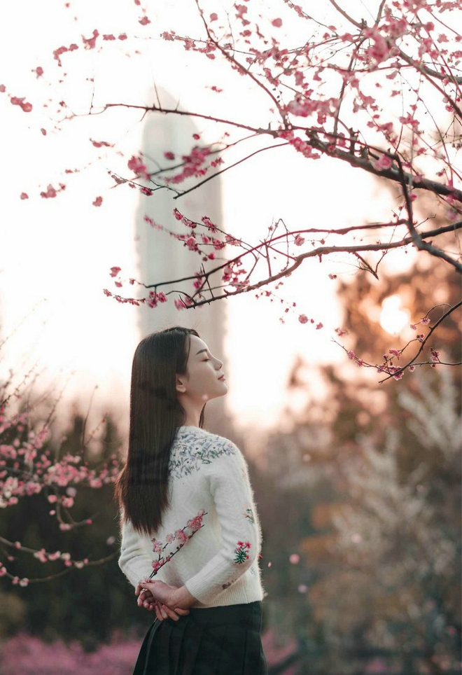 山花烂漫恬静唯美少女