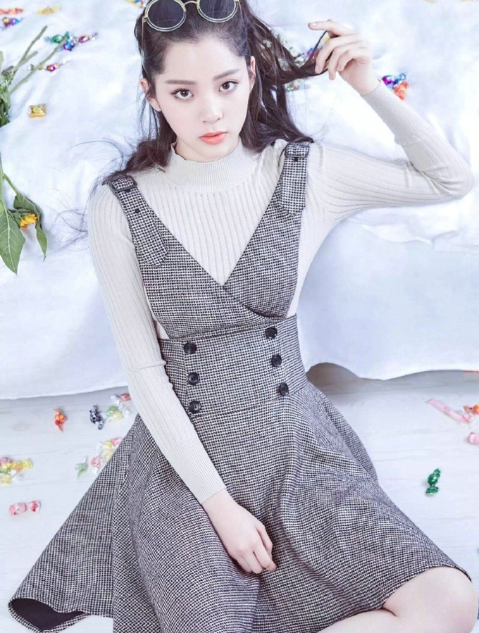 欧阳娜娜时尚文艺范写真图