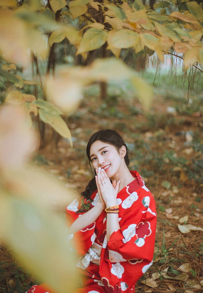 日本和服美女樱桃嘴清新俏皮写真