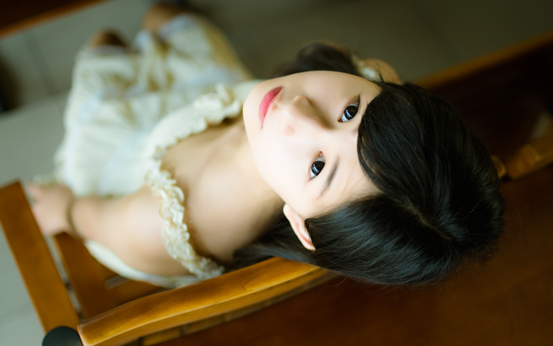 清纯美少女小清新户外写真电脑桌面壁纸