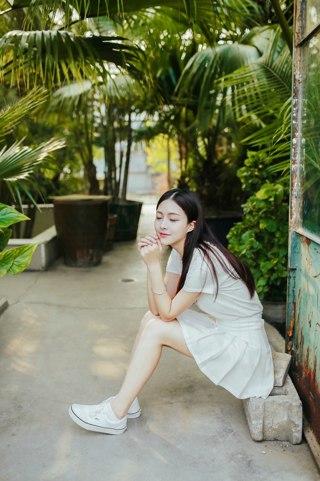 气质美女甜美笑容清纯正能量写真