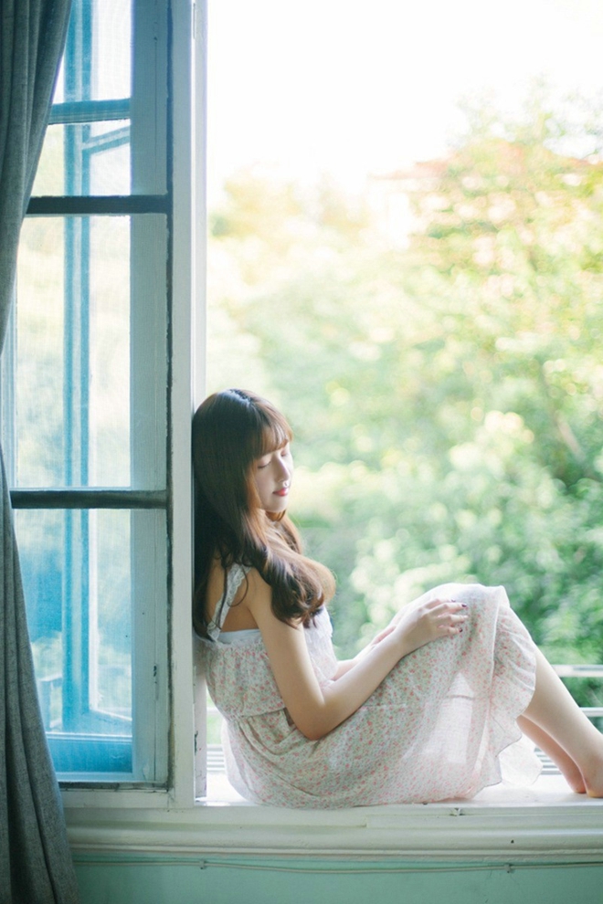 可爱空气刘海白嫩邻家女孩写真集