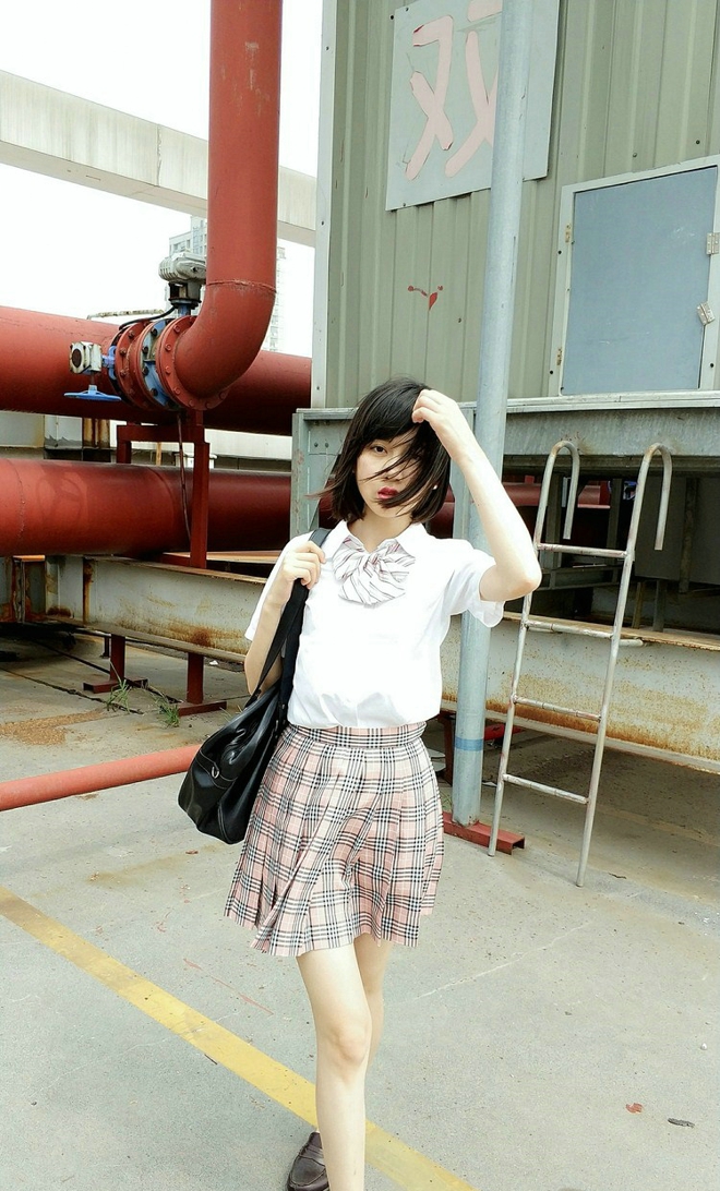 日系学生校服美女甜美娇巧唯美写真