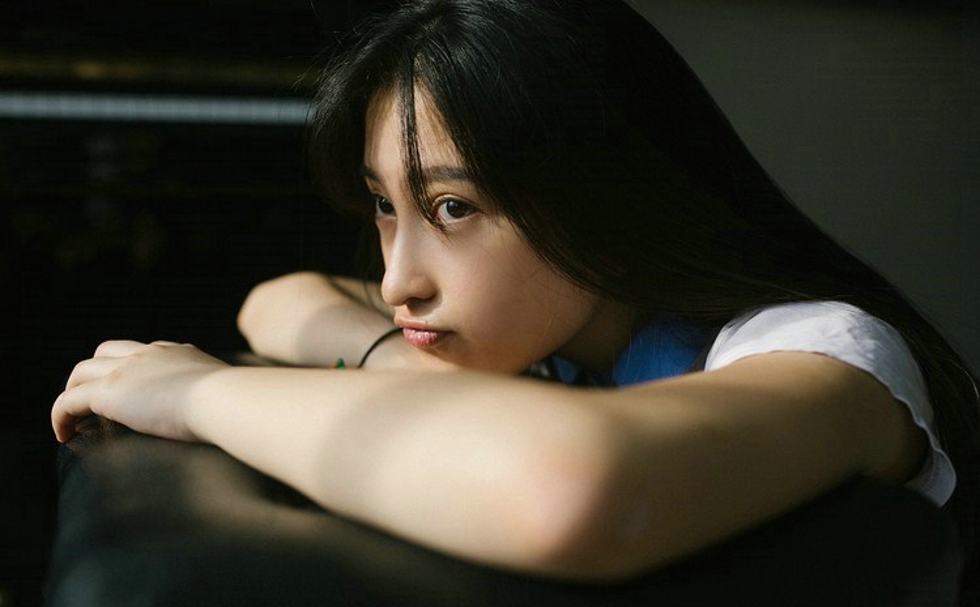 清纯调皮校园美女毕业鬼脸搞怪照