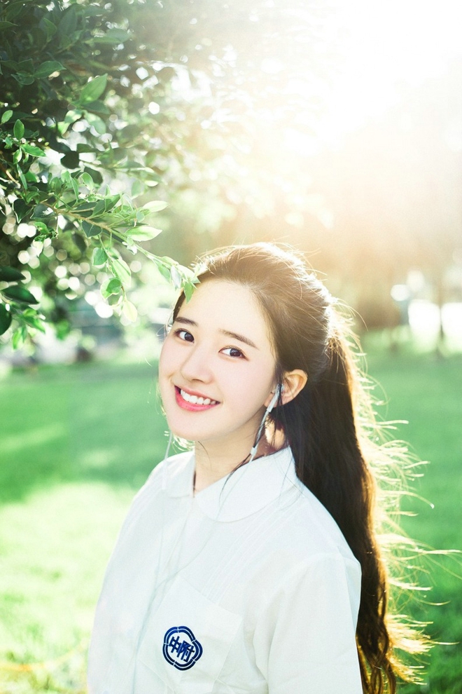 超漂亮清纯美女校花室外清新阳光无圣光套图