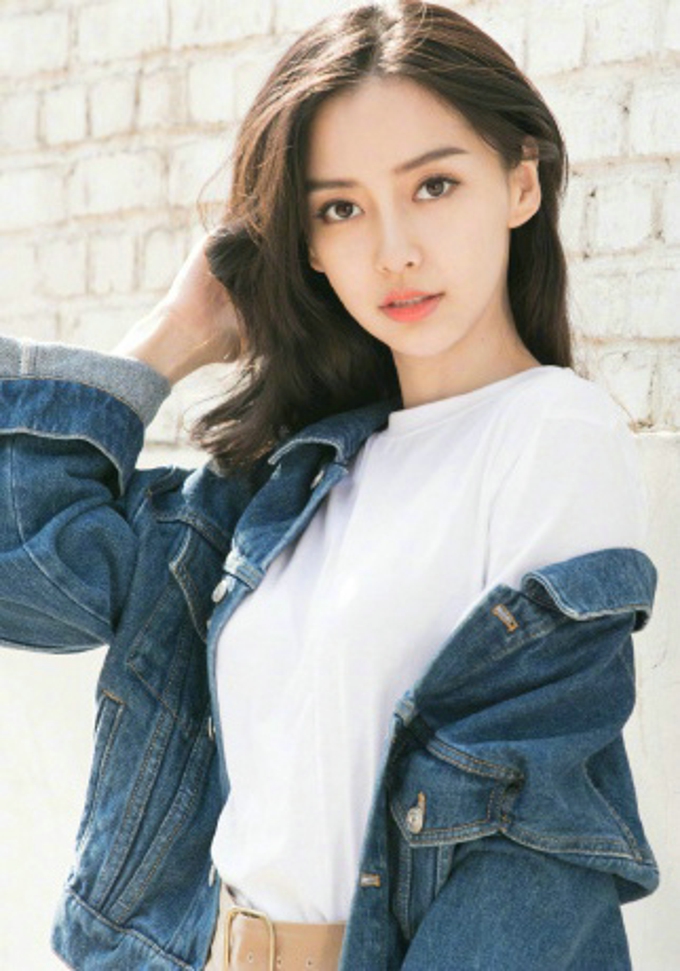 辣妈angelababy 最新街拍曝光摩登潮范儿十足
