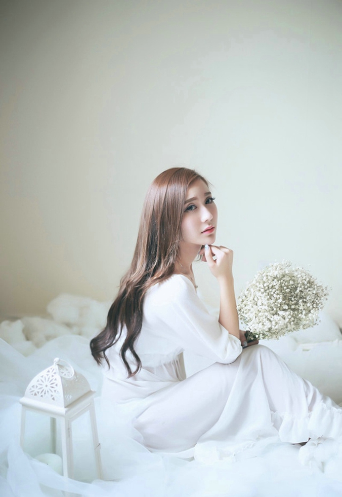 云中的女孩清纯唯美婚纱