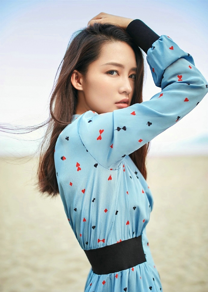 李沁时尚大片气质写真集