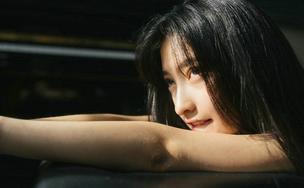 清纯调皮校园美女毕业鬼脸搞怪照