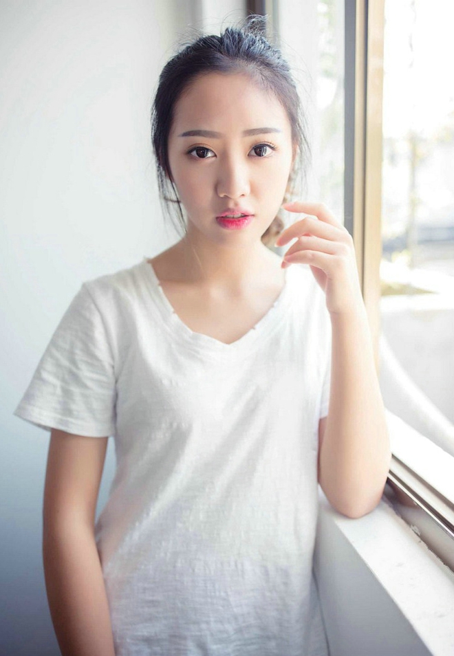 休闲女仔女孩甜美俏皮图片