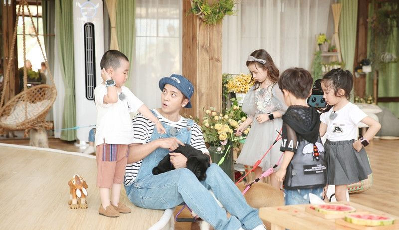 小手牵小狗罗志祥图片合集