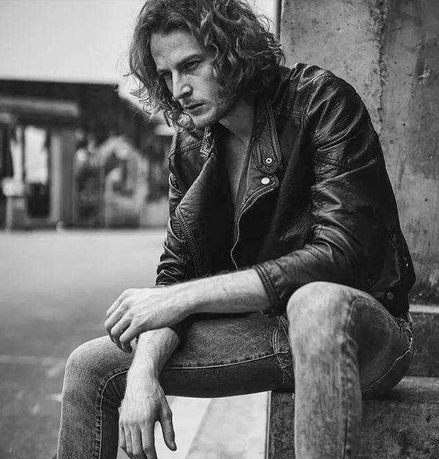 看这眼睛，不仅撩人，还给照片加戏!