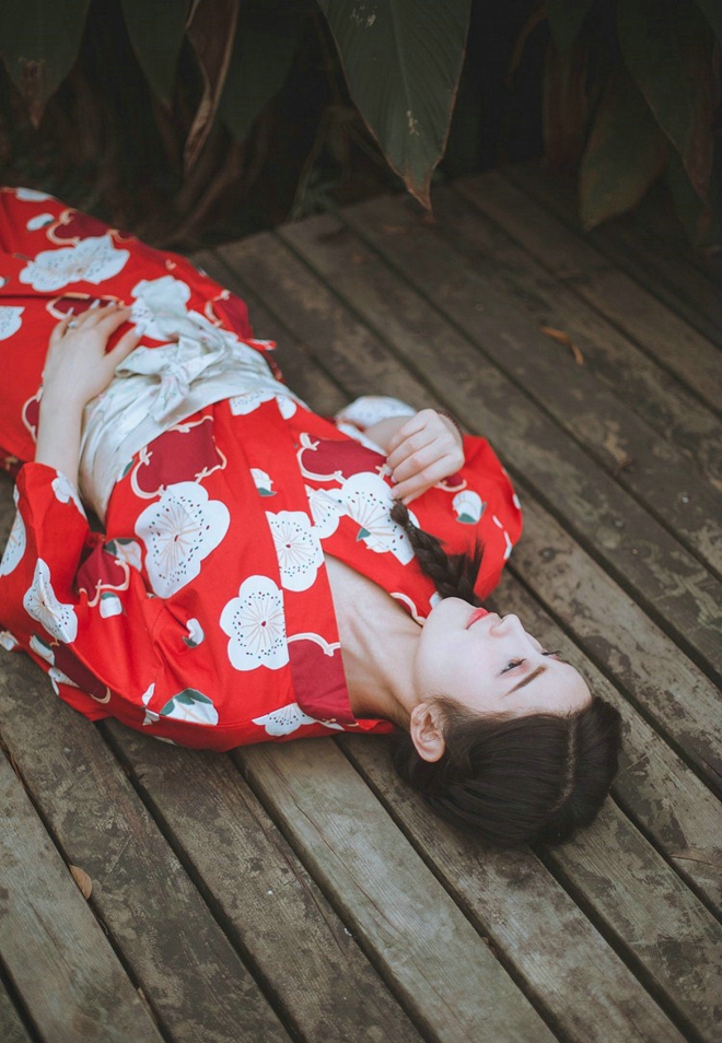 日本和服美女樱桃嘴清新俏皮写真