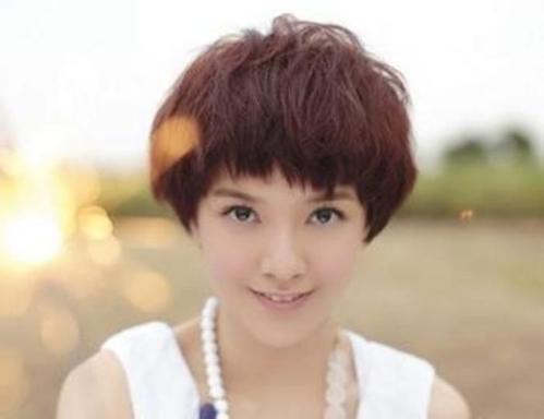 郭采洁可爱帅气短发照片