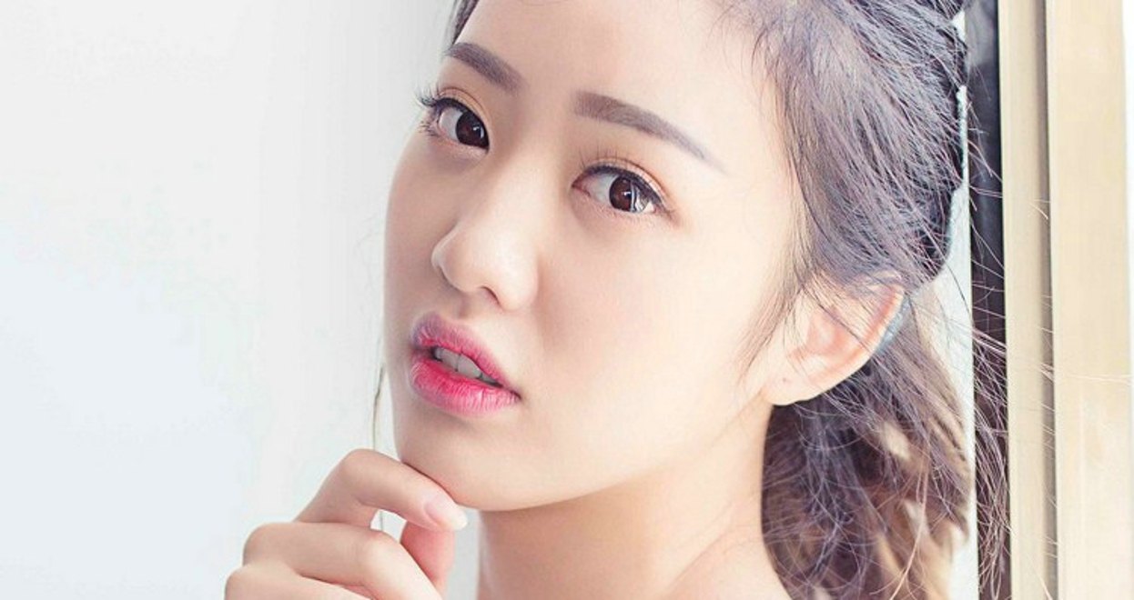 休闲女仔女孩甜美俏皮图片