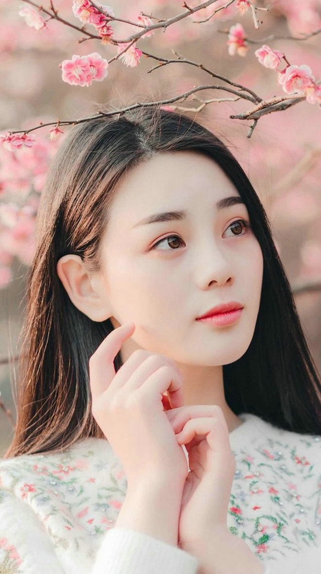 山花烂漫恬静唯美少女