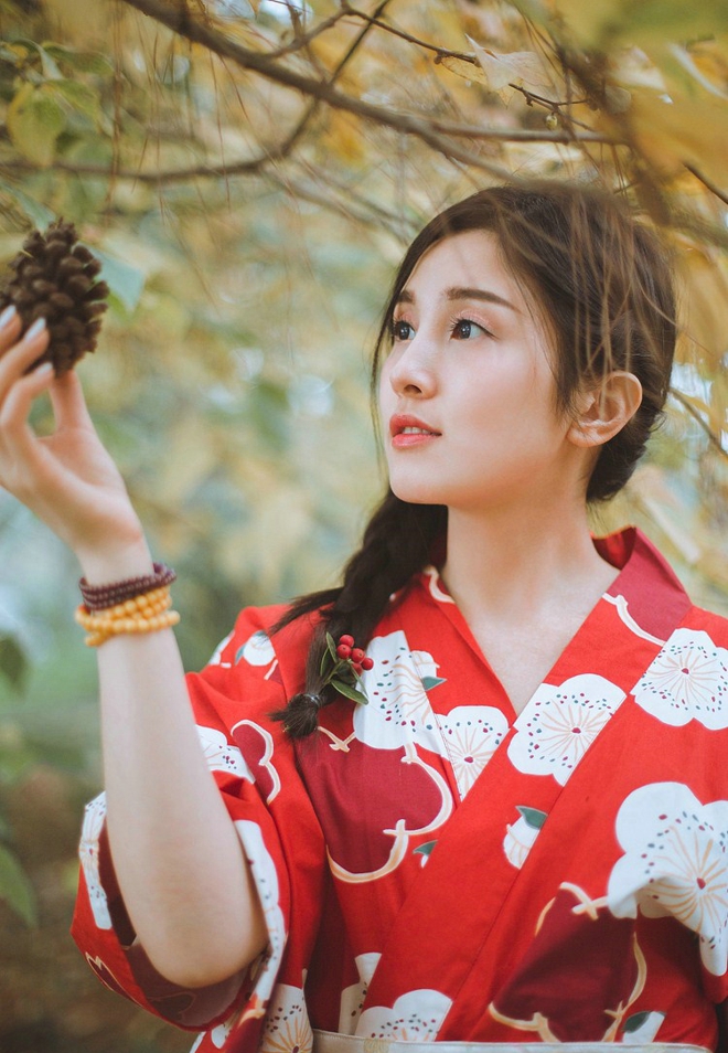 日本和服美女樱桃嘴清新俏皮写真