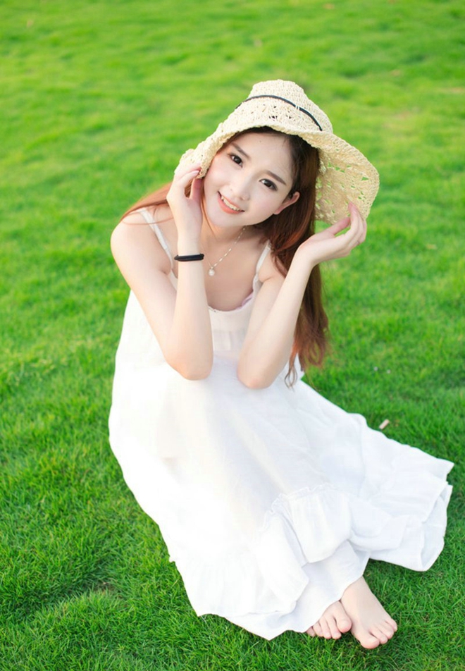 风一般的女子沐浴在阳光中清新淡雅写真