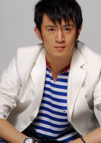 郭家铭秋日暖帅写真 文艺清新气质浓厚