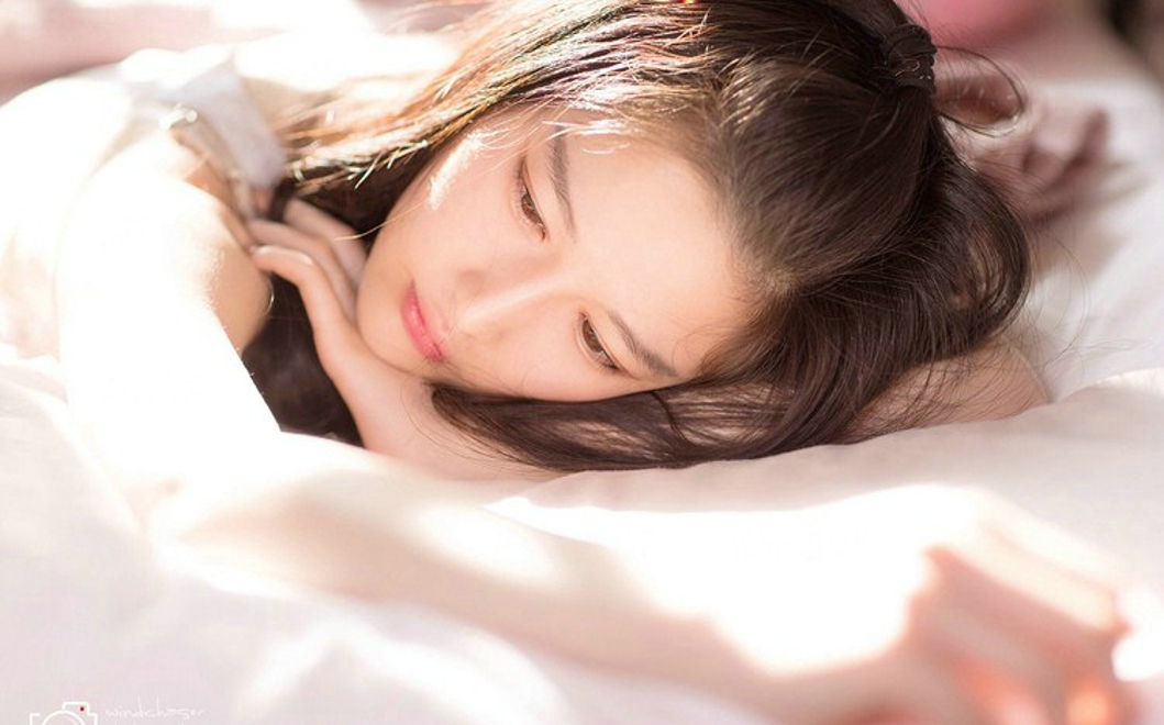 眼眸清澈清纯秀气奶茶妹写真