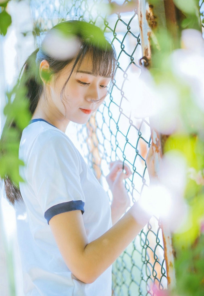 校园长发刘海女神笑起来元气满满温馨写真