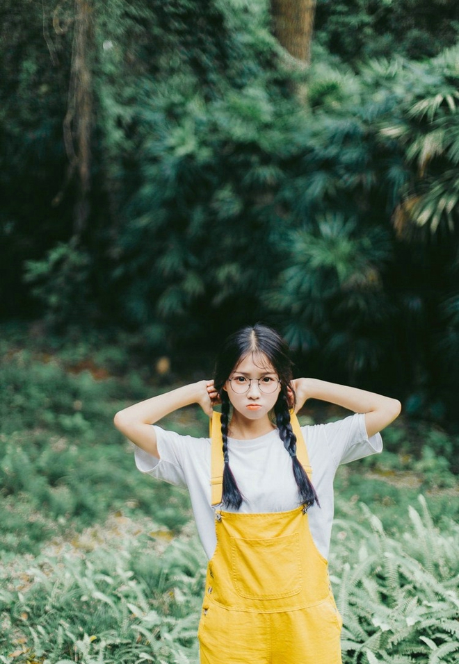 骑单车黄衣美眉清新写真