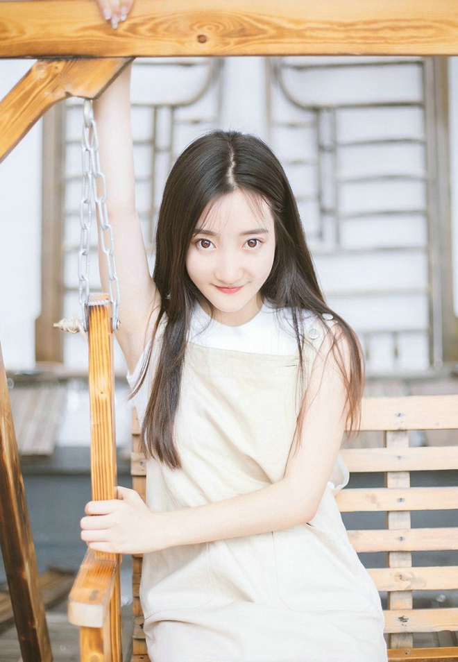 纯真善良少女齐刘海写真