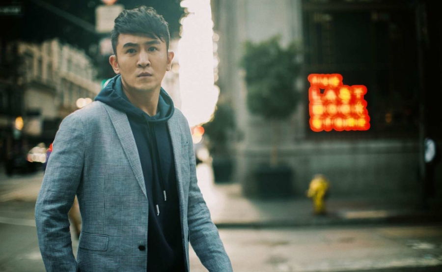 郭家铭秋日暖帅写真 文艺清新气质浓厚