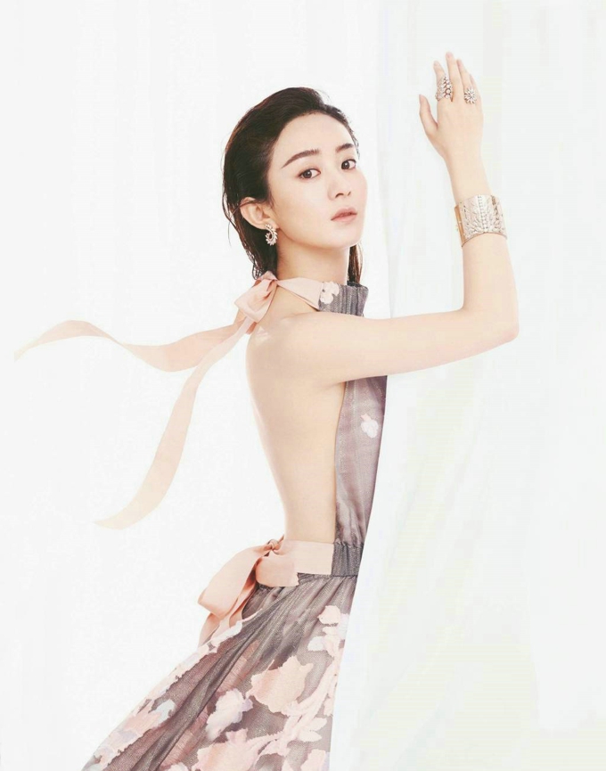 丸子头赵丽颖气质呆萌写真