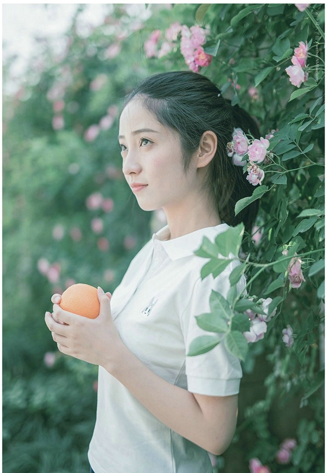 清新可爱美女盛夏街拍阳光俏皮唯美写真