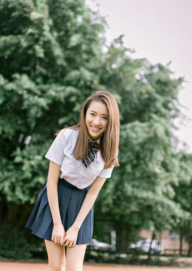 校园美女清新甜美唯美写真