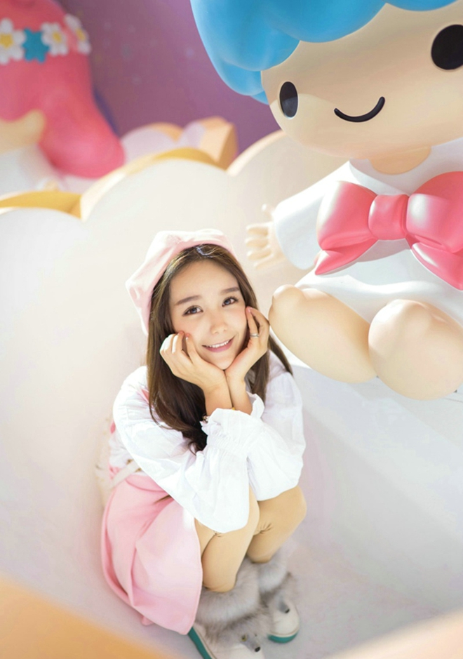 漂亮清纯美少女气质清新惹火私拍写真