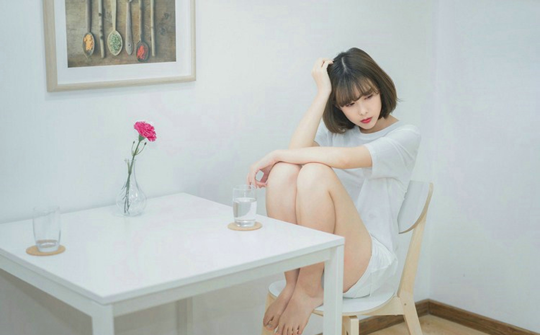 简单纯净绝美美女私房娇嫩白皙靓丽美图