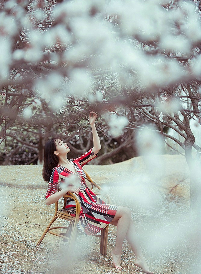 短发清纯学生妹衬衫短裙户外活力阳光俏皮唯美写真