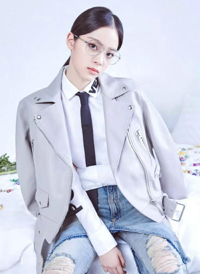 欧阳娜娜时尚文艺范写真图