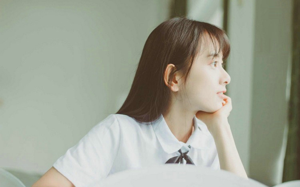 纯净唯美金融系阳光美女教室俏皮可爱唯美写真