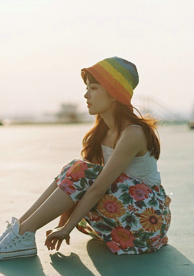 白嫩清纯美艳少妇碎花连身裙性感写真套图