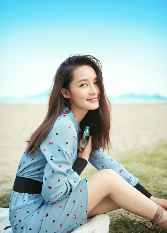 李沁时尚大片气质写真集