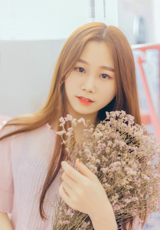 清新美女居家粉嫩阳光俏皮唯美写真