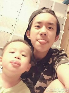 易烊千玺的弟弟楠楠萌照