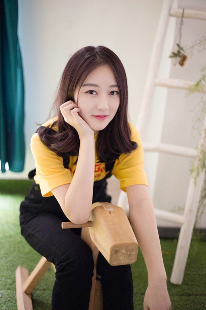 柔美美女眼神清澈迷人清纯气质写真