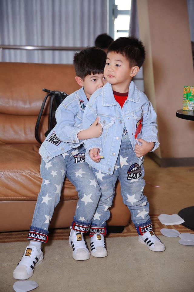 安吉小鱼儿萌照