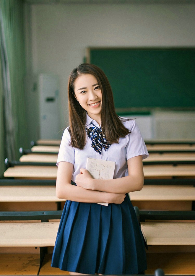 校园美女清新甜美唯美写真